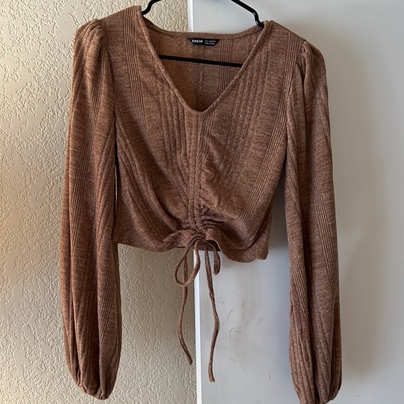 Tops - Front scrunch top